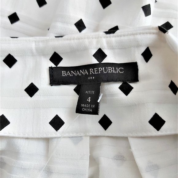 Banana Republic Sz 2 pleated mini w/ side zip - Picture 2 of 3